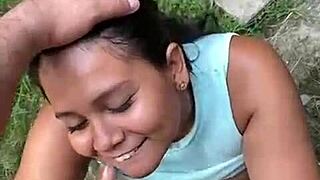 mi vecino me espera a la entrada de mi puerta con la verga parada