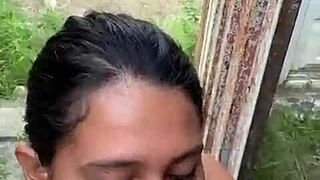 mi vecino me espera a la entrada de mi puerta con la verga parada