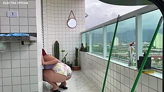 c�mera de seguran�a- faxineira safada usando shortinho socadinho