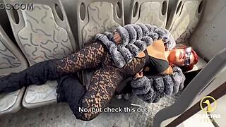 peruana pelirroja folla con el cobrador de combi para no pagar el pasaje