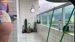 c�mera de seguran�a- faxineira safada usando shortinho socadinho