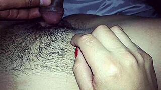 Linda Nalgona Flexes Her Big Ass Muscles!