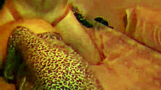 cogiendo rico con amigo vergon soy tu zorra papi ven cogeme rico 😈