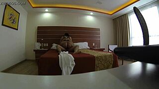 Mi novia venezolana y su enorme trasero mi nalgona!