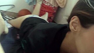 La cachonda de mi hermanastra quiere vivir conmigo para ser follada hasta correrme en ella parte 2