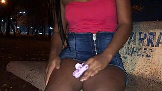 Married Brazilian slut meets stranger and has sex with him outdoors 😉