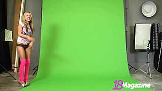 Barefoot teen Brittany's Bod shows ass backstage