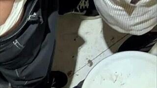 Pegao no banheiro da academia - free