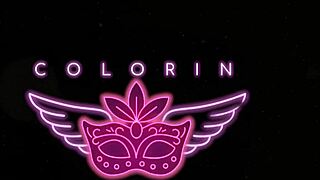 Glasses girl fingers her wet shaved pussy deep 😏