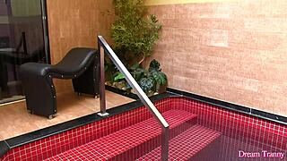 ts larissa albuquerque is stretching her butthole with a big dildo 😏