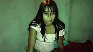 le doy hospedaje a habitante de calle y esta me lo agradece d�ndome una mamada y follando conmigo