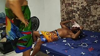 mi visita a mi vecino terminó en un rico y delicioso polvo en su habitación mientras su mujer trabaja