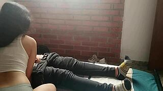 hermosa jovencita se traga toda mi verga y me masturba bien rico