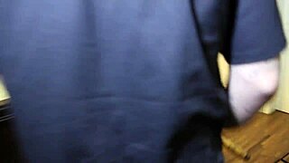 Pegando o professor de subida da hora da aula e fazendo uma brincadeira gostosa com ele parte ii 😏