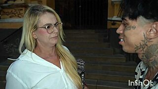 A pastora saindo da igreja foi abordada pelo um novinho tarado obcecado por sexo a pastora leva muita piroca em sua terapia