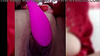 Aimee Paradise delivers an engaging private performance