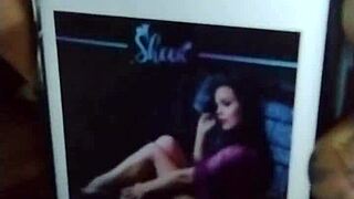 thinking of more romantic things to do like worshipping women by sketching one for free