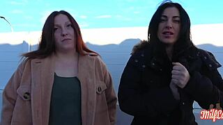 Sabrine Et Lily Deux Belles Femmes Mangent De La Chatte Et De La Bite