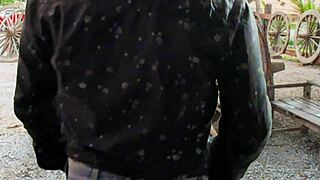 Bharti Bhabhi Fucks at Home