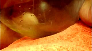 i pee on webcam for you guys, oops wrong button