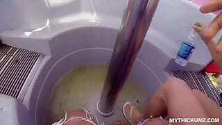 oily thickum shakes her ass on big white dick?