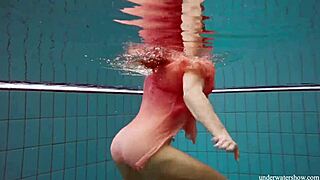 Hot Deniska Underwater!