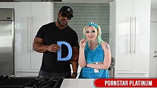 blonde leya falcon gets fucked hard by muscular bodybuilder