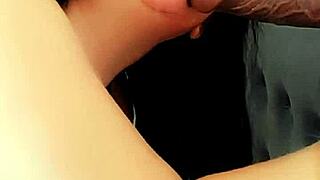 Novinha Treinando Garganta Profunda Para Fazer No Namoradinho Do Colegio