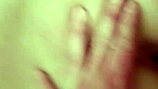 Polvito Mañanero En La Cama Con Cerca De Su Culo