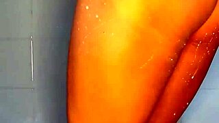 Latina squirts hard on dildo fucking 😍💦