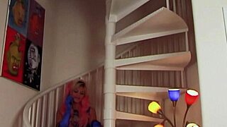 Pink haired brittany andrews pegs vanessa lane with strap on