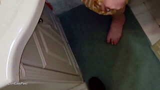 she pees in 37 scenes from the bathroom toilet