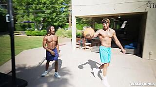 Shooting her shot reality kings!