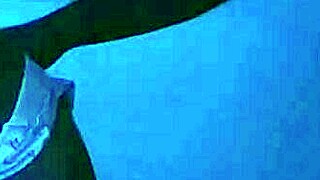 Sexo apasionado entre hermanastros cuando padres no están en casa?