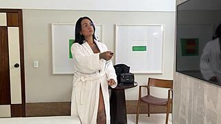 Technician Took Me With 23Cm In Motel