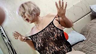 Aimee hot milf - sexy chubby granny cock in mouth.