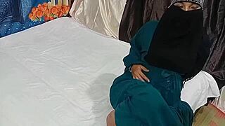 Fuck That Muslim Bhabhi's Ass!