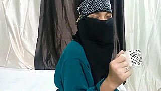 Fuck That Muslim Bhabhi's Ass!