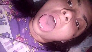 Antes De Irse A Trabajar La Cojo Duro En La Puerta De La Casa Y La Mando A La Calle Con Su Coño Bien Untado