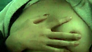 vietnam girl show with asian vietnamese features