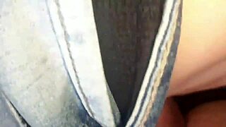 Latina milf slut with big clit and big pussy waited for me to fuck her in the car