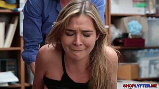 Lp Officer Pounds Sexy Babe In Office