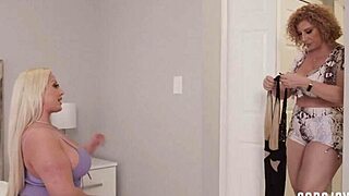 i can't stop playing with mz dani's dildo pussy, it's so addictive