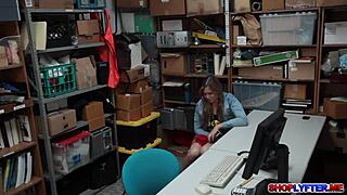 Lp Officer Pounds Sexy Babe In Office