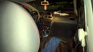 amigos são gravados fazendo putaria no pelo no meio da rua na frente de todo mundo