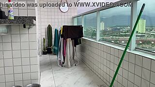 Essa Empregada Tem A Bunda Mais Linda Que Eu Já Vi Ela Fica Provocando Com Esse Shortinho Enfiado