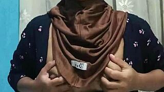 Mahasiswi Hijab Cantik Masturbasi Ketika Rumah Sedang Sepi