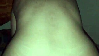 grabo mi amiga culona dando sentones de espalda