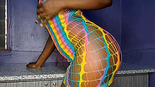 Un rapidito en la sala con el vergon del vecino!