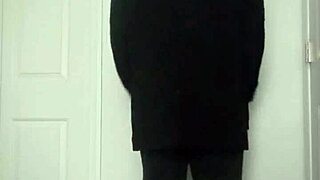 wait is this stretching or her masturbating arms in sneaky workout?